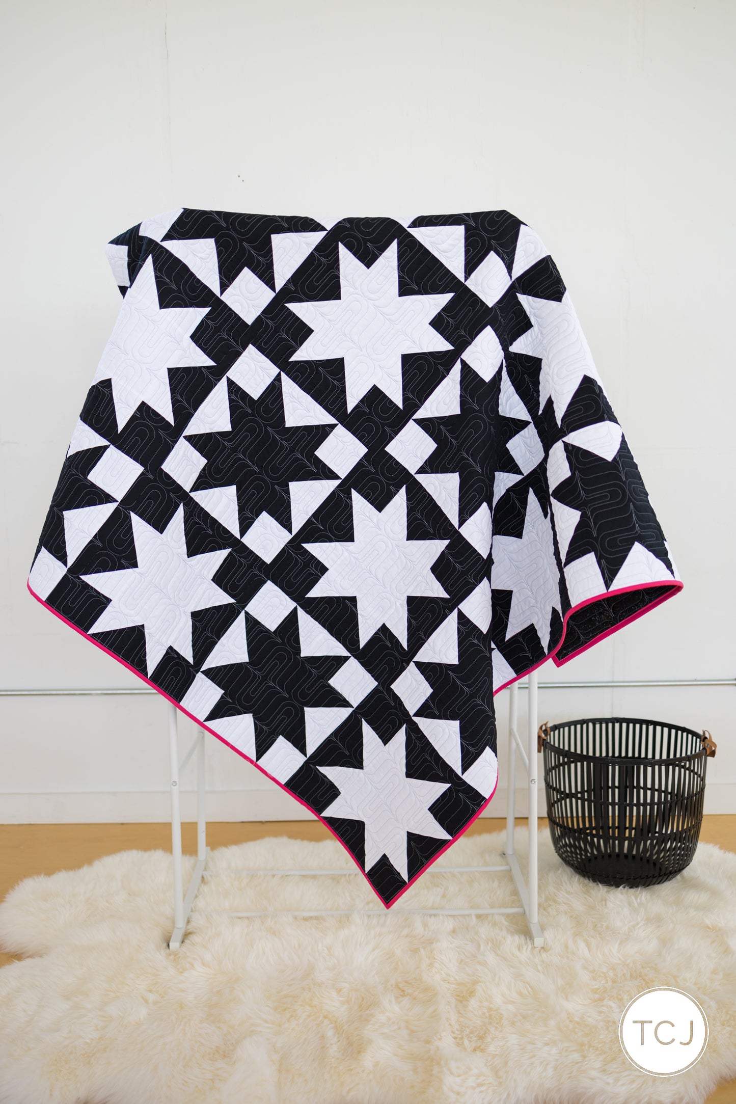 Star Adventure Quilt - Black + White