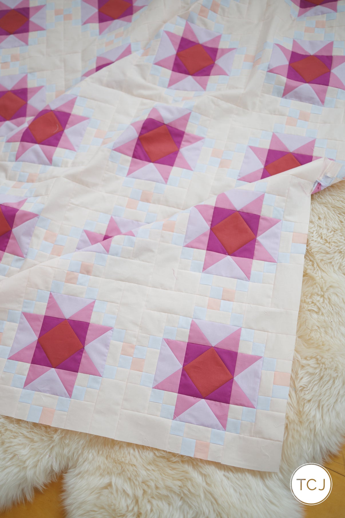 Pink Champagne Pattern Print Quilt