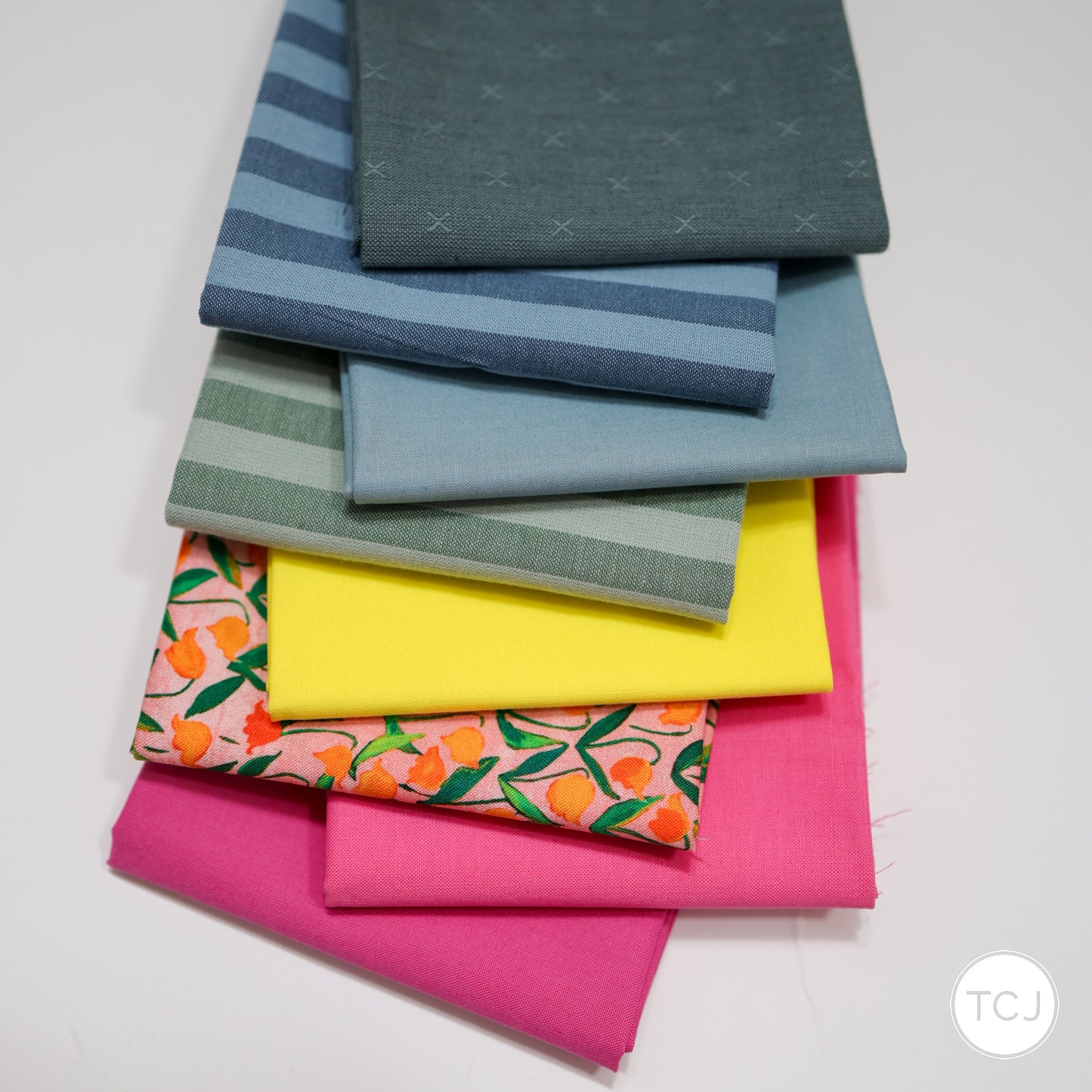 #307 - Fat Quarter - 8 pieces