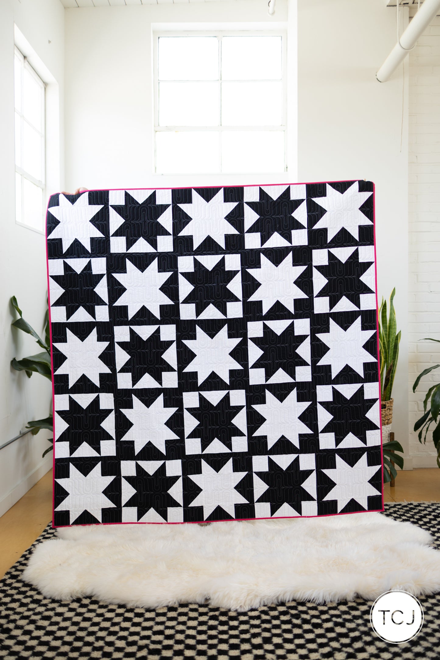 Star Adventure Quilt - Black + White